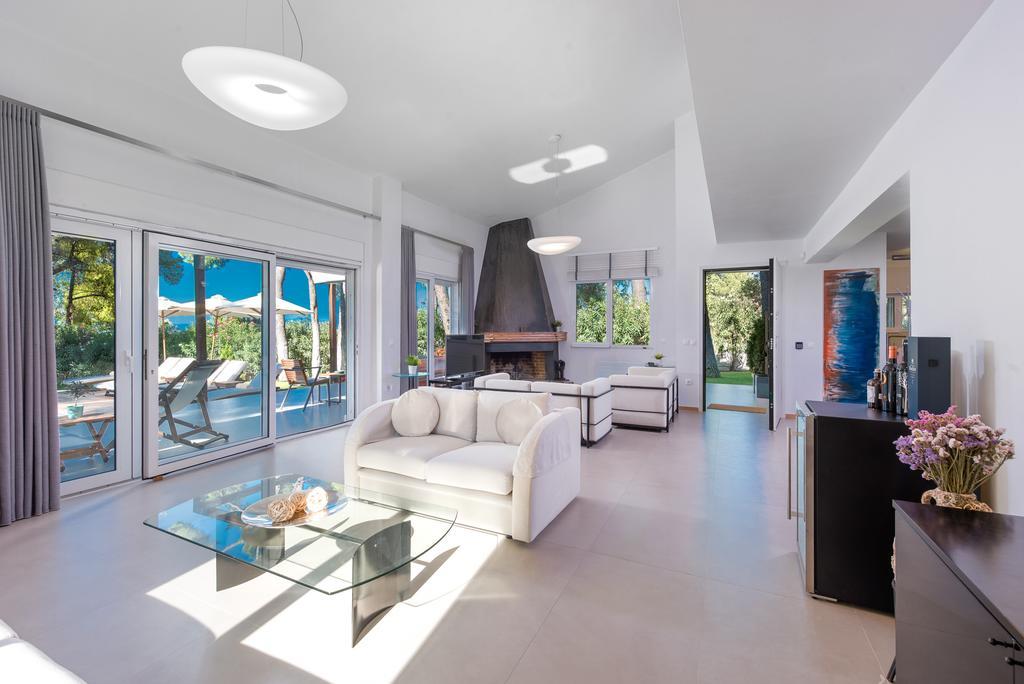 The White Villa At Sani Sani  Luaran gambar